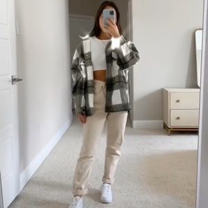 Cream colored mom jeans Size 2